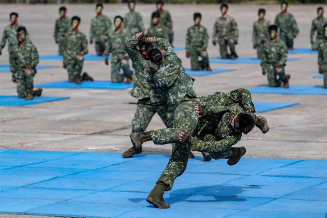 陆军司令部证实八军团副指挥官黄少将确实有受友人邀请，进入小吃部。（示意图，非当事人照片，取自国防部发言人脸书）