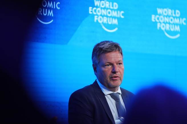 德国经济部长哈柏克13日表示，德国正在研拟新的对中贸易政策，在与北京贸易往来上「不再天真」。（资料照／新华社）