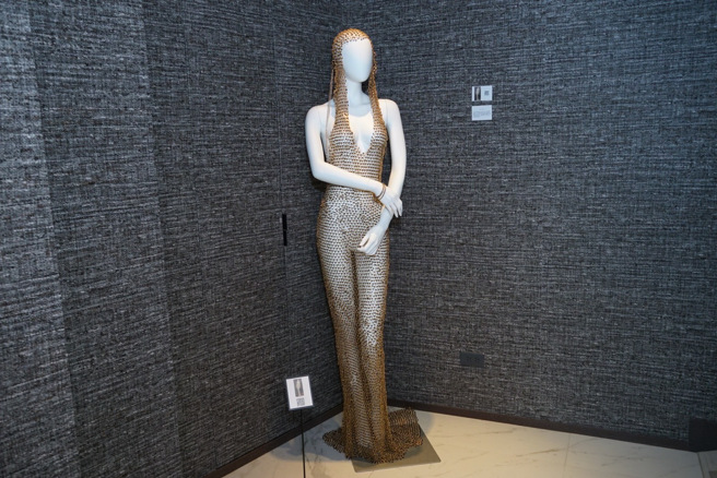 .999.9纯金秀服。(主办单位提供)