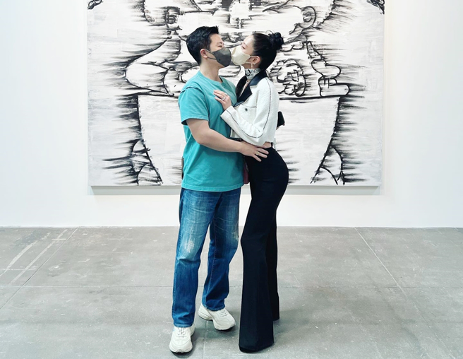 Clara晒出和富商老公同框照片。（图／翻摄自actressclara IG）