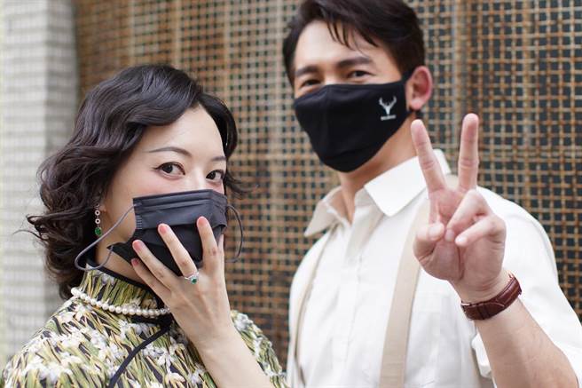 温昇豪、李杏爆曖昧。（摘自李杏臉書）