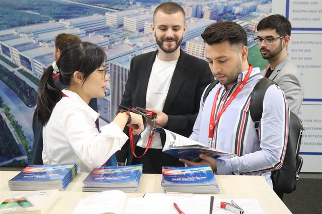 新北市经发局上周携手12家新北电子、家电企业赴德国柏林会议中心参加「2022德国柏林消费电子展(IFA 2022 Berlin)」