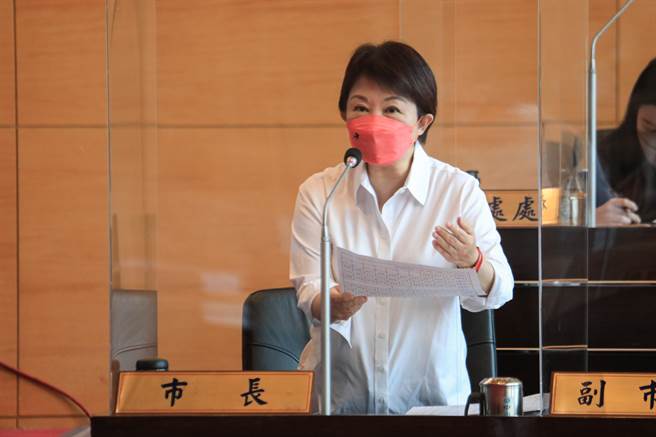 台中市長盧秀燕認為海線雙軌高架化延宕除了中央卡關外，還有立委無力。（張亦惠攝）