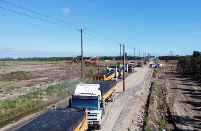 台南七股科技工业区与开发商完成签约后，台南市经发局将于9月底办理第1笔产业用地3.9公顷交地标准检核作业，将併同第1期整地面积达具初步经济模规后，提供同步建厂使用。（图/ 中央社）