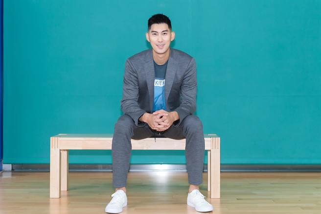 毛加恩10年没接触戏剧有点紧张。（TVBS提供）