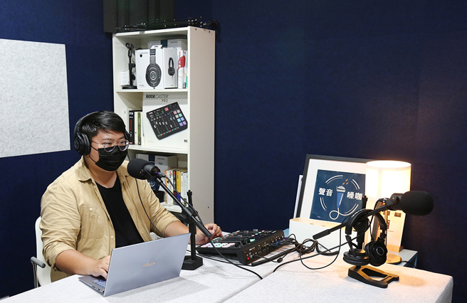 录音顾问品牌「声音噪咖」录音室，期待声音创作能像走厨房一样简单、容易。(摄影/Carter)