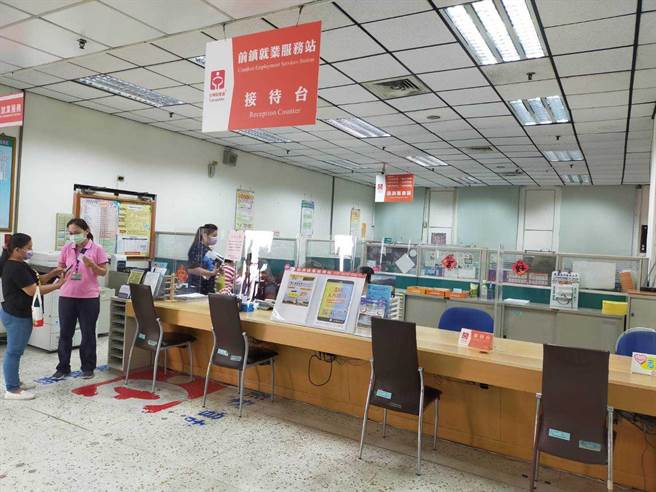 111學年度第1學期「失業勞工子女就學補助」即日起開始受理申請。（高雄市勞工局提供／高雄洪靖宜傳真）