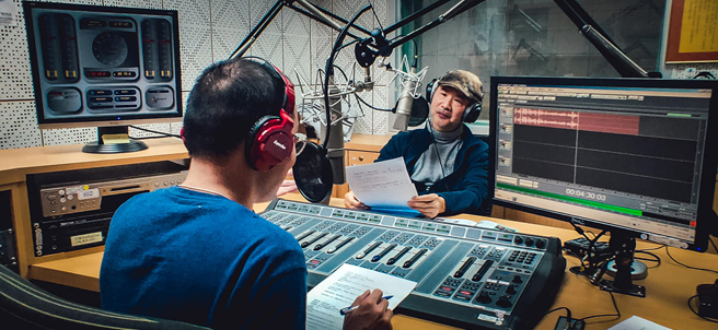 高雄广播电臺将广播串联Podcast，抓住网友的耳朵。(图片提供/高雄广播电臺)