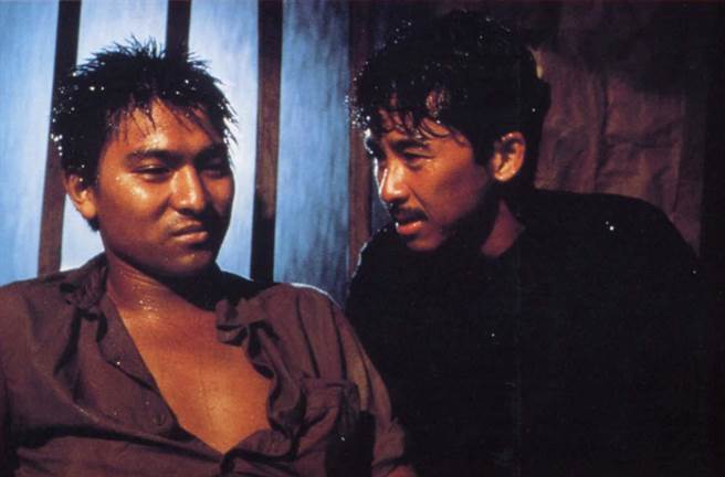 刘德华（左）1982年主演的首部电影《投奔怒海》将在金马放映。（金马提供）