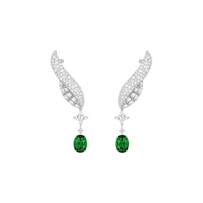 LV的GRACE系列耳环，1675万元。（LV提供）