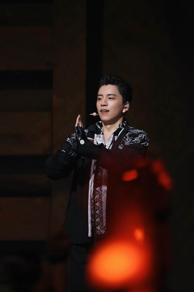 王大陸圓夢合作年少崇拜的哥哥。（王大陸工作室提供）