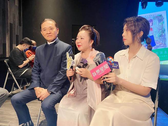 林文勝（左）將接任白曉燕文教基金會董事長。（陳孝志提供）