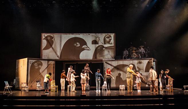 大象体操再次邀请莎妹剧团合作演出。(合作艺文提供)