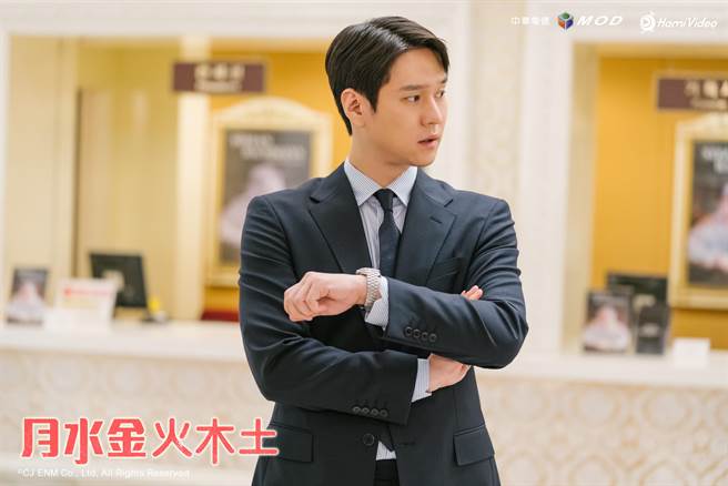 高庚杓饰演神秘长期顾客。（爱尔达电视提供）