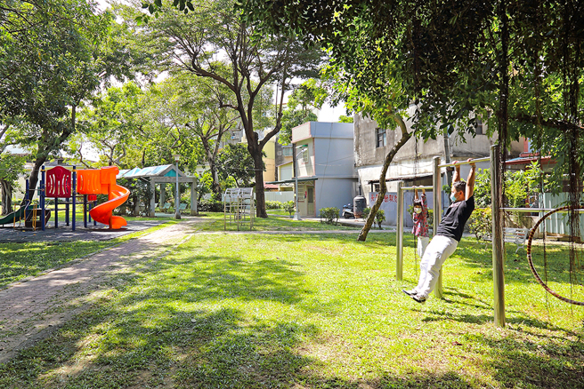 涼爽舒適的鎮陽公園和鎮東公園曾經是運送木材的河道。(攝影/Carter)