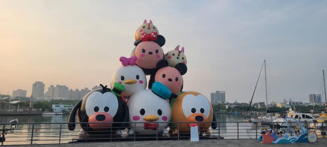 黄伟哲今早上8点未到，即于个人脸书页面上用充饱气的Tsum Tsum照片跟网友问早。明快的危机处理也展现出台南市政府的行动效率，获得民眾一片好评。(翻摄自黄伟哲脸书)