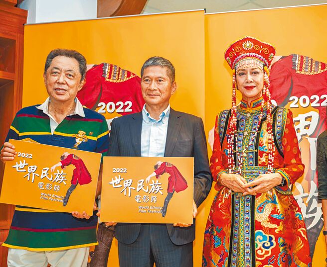 汤兰花（右起）、文化部长李永得、导演朱延平昨出席记者会。（海鹏提供）