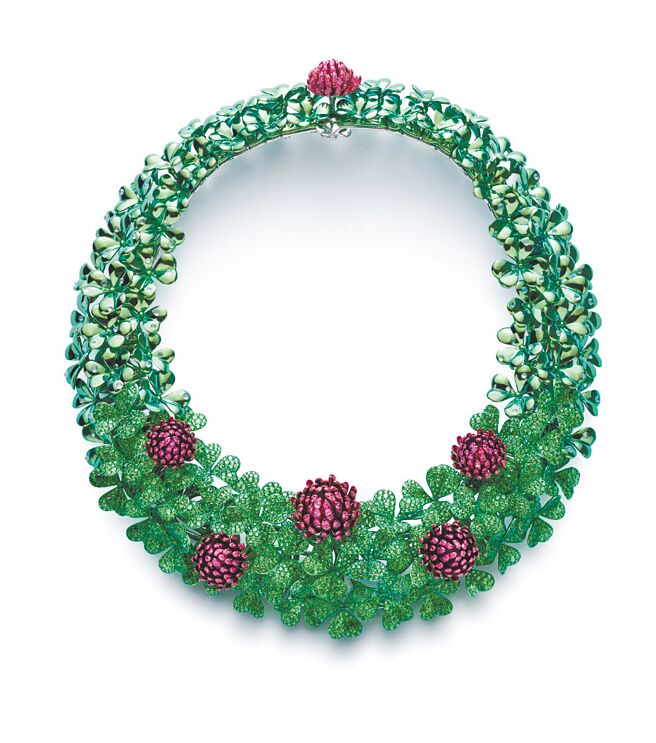 蕭邦Red Carpet系列鈦金屬花環項鍊，設計風格前衛，採用先進的鈦金屬珠寶工藝，2817萬元。（CHOPARD提供）