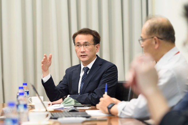 郑运鹏力推产业政策，规划桃园大进化（图／郑运鹏脸书）