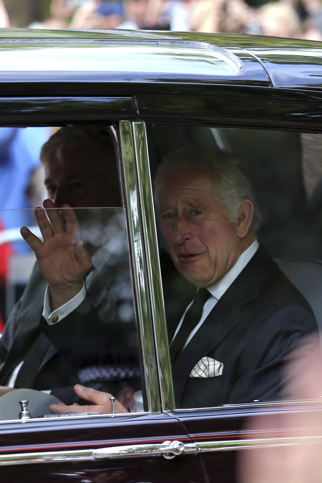 查尔斯三世（King Charles）将从住了数十年的克莱伦斯宫（Clarence House）搬到英国君主主要住所白金汉宫（Buckingham Palace）。(图/ 美联社)