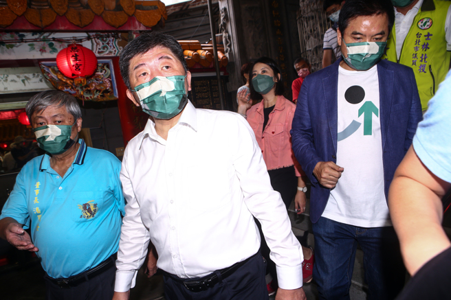 民进党台北市长参选人陈时中（中）。（资料照,邓博仁摄）