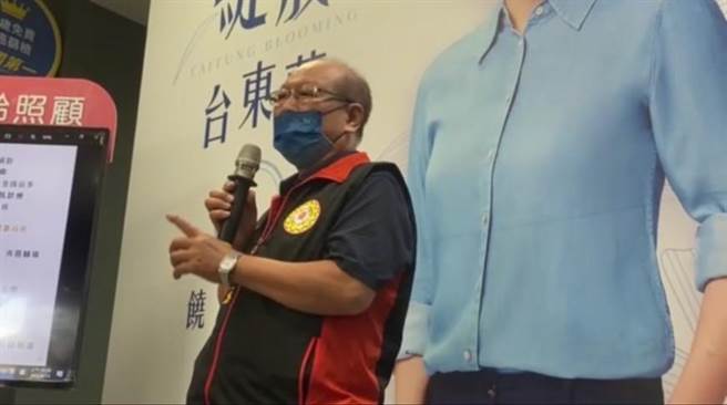 饶庆铃15日允诺未来会照顾好每1位台东县民，建构全面完善的社福系统，获得县内不少社福团体支持。刘棹豪发布新闻稿回应这是中央经费。（蔡旻妤摄）