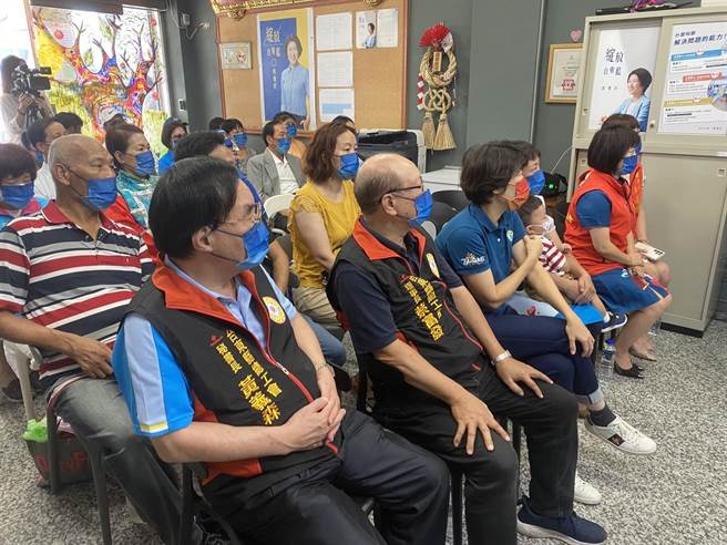 饶庆铃15日允诺未来会照顾好每1位台东县民，建构全面完善的社福系统，获得县内不少社福团体支持。刘棹豪发布新闻稿回应这是中央经费。（蔡旻妤摄）