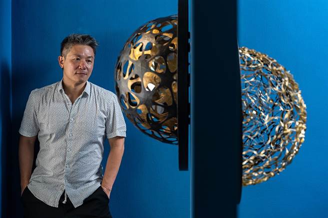 董承濂整个系列以组件串连来创造一个世界。（采泥艺术提供）