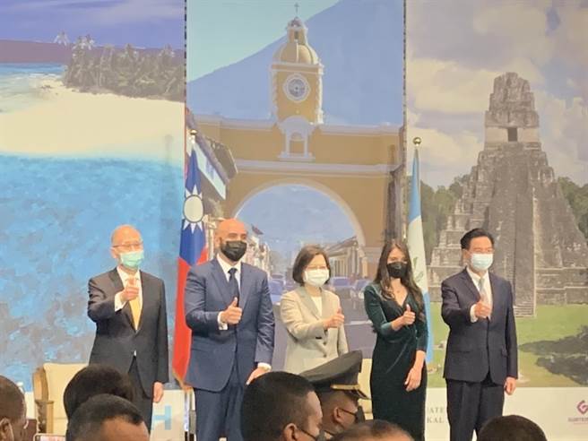 今年是中美洲友邦宏都拉斯與瓜地馬拉獨立201週年，宏都拉斯與瓜地馬拉駐台大使館今晚舉辦獨立酒會。（楊孟立攝）