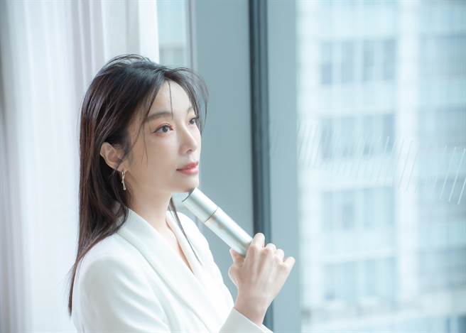 蔡淑臻出席保养品代言活动。（PROJ晶珂提供）