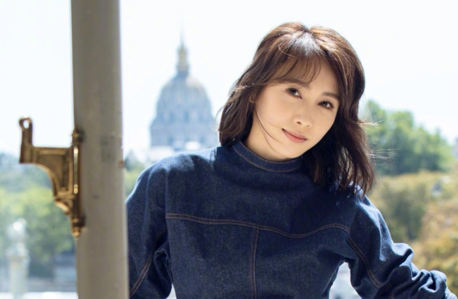 香港90年代玉女黎姿，身材保養得宜。（圖／黎姿微博）