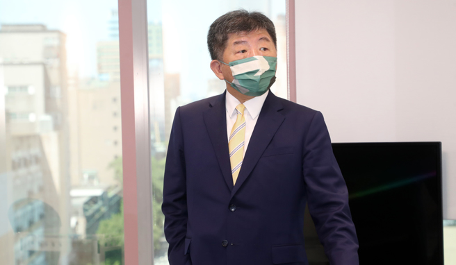 针对周玉蔻炮火全开，陈时中说，「她自己对自己言论负责，不需要把谁跟谁勾在一起」。（资料照）