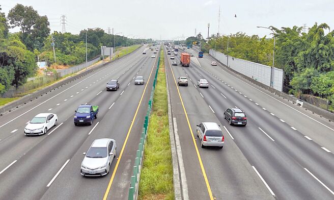 国1冈山第二交流道将增设于嘉新东路，工程预估2028年完工。（邱志伟服务处提供／林瑞益高雄传真）