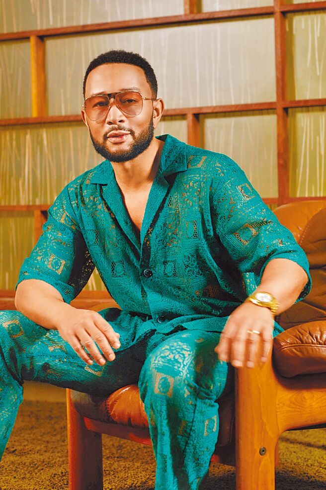 約翰傳奇近日推出新專輯，昨與台灣媒體進行跨海連線記者會。（環球音樂提供）