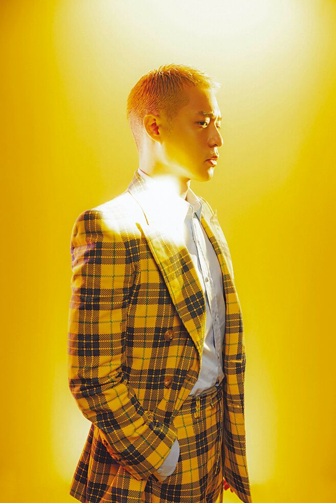 周汤豪受邀拍摄《Tatler Taiwan》杂志封面。（江民仕摄影 / Tatler Taiwan提供）