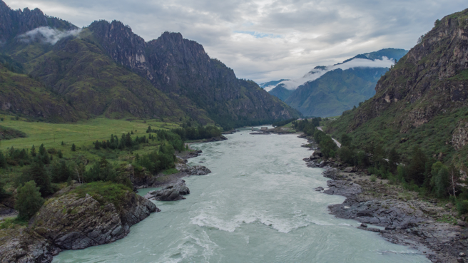 來自捷克的羅培德（Czech Novotny）及賽德克族妻子羅勃・依婉（Eva）經營，共同經營著Youtube頻道「Beast Runners 跑山獸」，跑山獸愛台灣山林也勤救援。(示意圖/ shutterstock)