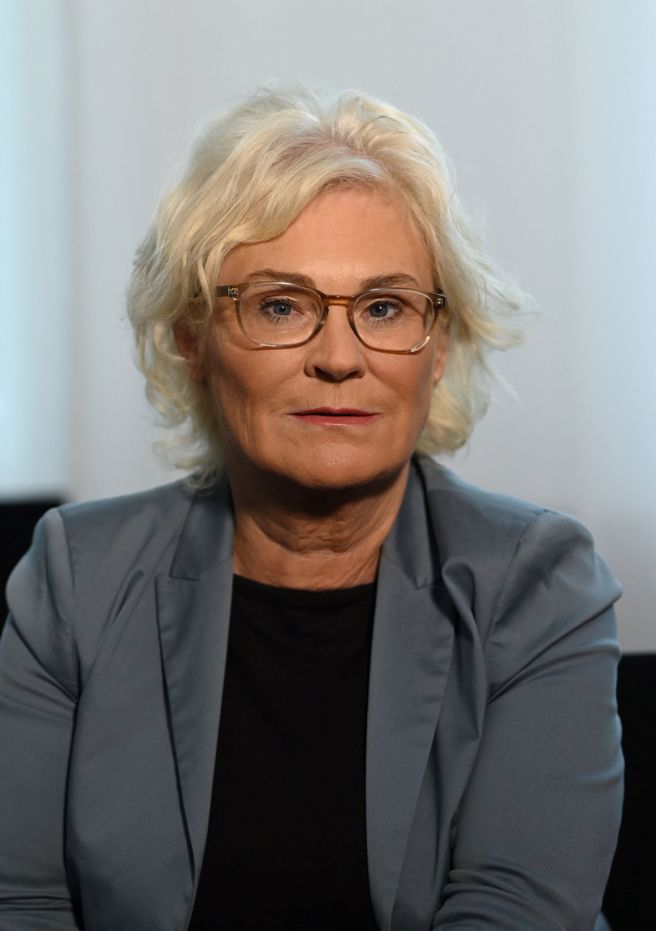 图为德国国防部长兰布雷特（Christine Lambrecht）。(图/路透社)