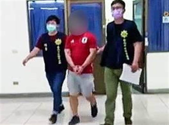 台南市警方毒品溯源追至高雄小港區，逮獲吳姓主嫌涉嫌槍砲與毒品罪移送台南地檢署偵辦。（讀者提供／程炳璋台南傳真）