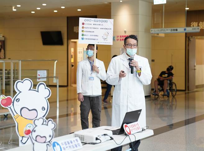 中醫大新竹附醫在9月17日世界病人安全日推出安全周活動系列講座，提出建立正確用藥5大核心能力，期望民眾能為自己和家人健康把關。（中醫大新竹附醫提供／邱立雅竹縣傳真）