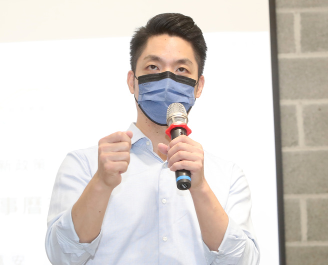 国民党台北市长参选人蒋万安16日发布「让世界的行事历有台北」城市创新政策，会后接受媒体联访。（郑任南摄）