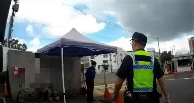 老翁騎11公里遠，只為向昔日公司請假。（翻攝照片／高雄洪靖宜傳真）