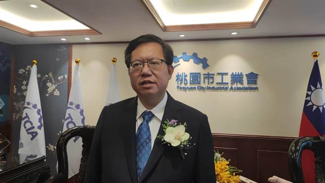 对于农委会初步认定国民党桃园市长参选人张善政研究案，6篇重复性高。桃园市长郑文灿表示，是非对错很清楚。（赖佑维摄）