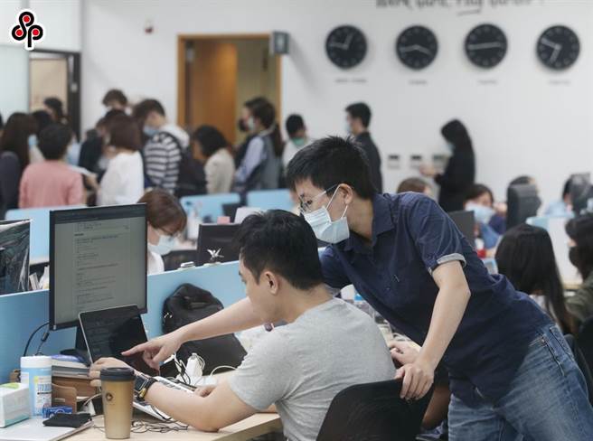 受到外銷訂單下滑，已經連續多期有製造業實施無薪假（減班休息），據勞動部統計指出，雖然整體無薪假人數僅淨增加65人，但製造業就增加216人。（報系資料照）