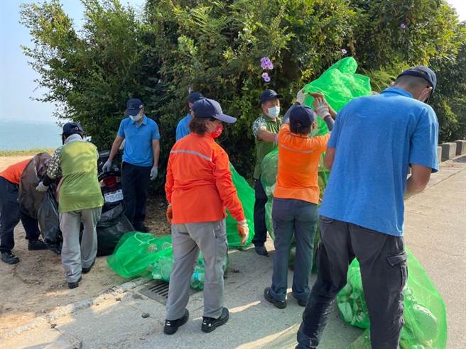 塔山電廠期待淨灘行動的展開，可以提醒鄉親垃圾減量從日常生活做起，降低對大自然的破壞。（塔山電廠提供）
