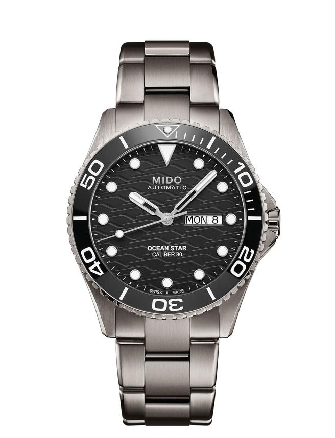 MIDO Ocean Star海洋之星200米陶瓷圈钛金属潜水表，3万7200元。（MIDO提供）