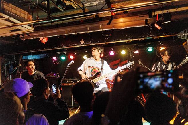 康士坦的變化球受邀參加弘大音樂節。（re： public records提供）