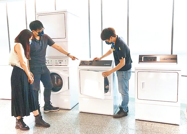 购买美国百年品牌优必洗烘衣机，可先了解安装环境，让生活轻松惬意，有更多时间陪伴家人。图／业者提供