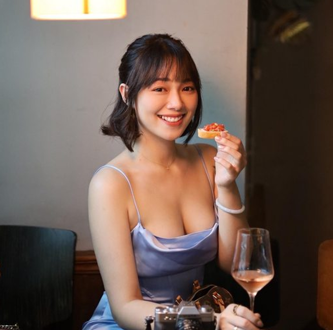 网友分享妹妹辣照，引乡民骚动，狂喊大舅子。（翻摄PTT）