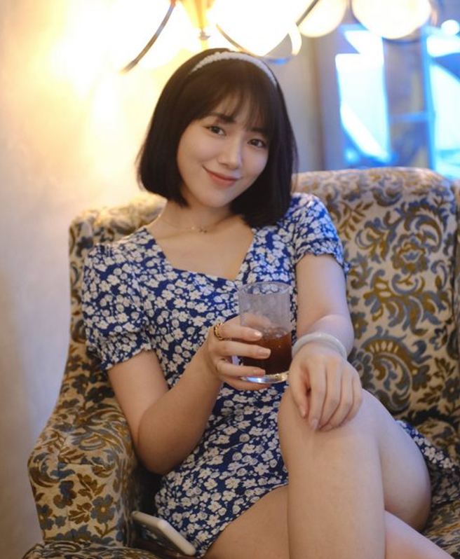 网友分享妹妹辣照，引乡民骚动，狂喊大舅子。（翻摄PTT）