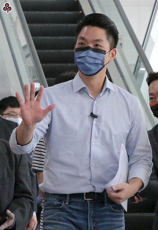 遭綠營嗆，國民黨遇到大陸就腿軟；對此，蔣萬安今回應再次表示，「你不覺得這很白癡嗎？」（本報資料照片）